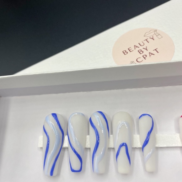Pink Blue Natural Negative Space Trendy Press On Nails - Picture 1 of 5